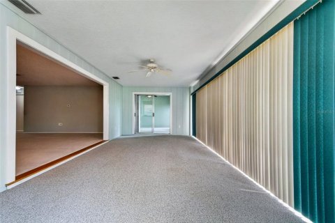 Casa en venta en Port Richey, Florida, 2 dormitorios, 155.15 m2 № 2377460 - foto 25