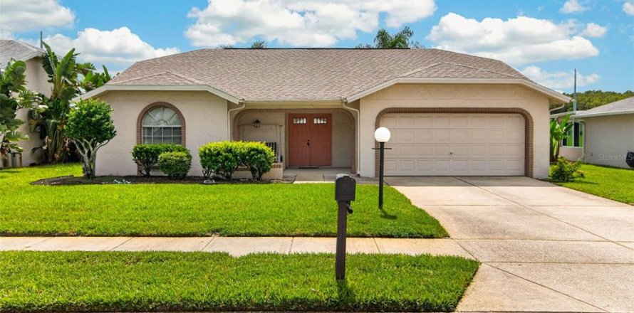 Casa en Port Richey, Florida 2 dormitorios, 155.15 m2 № 2377460