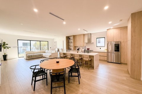 Купить виллу или дом в Саут-Майами, Флорида 4 спальни, 205.41м2, № 2049636 - фото 8