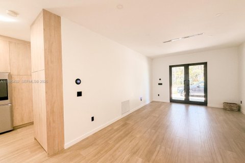 Купить виллу или дом в Саут-Майами, Флорида 4 спальни, 205.41м2, № 2049636 - фото 5