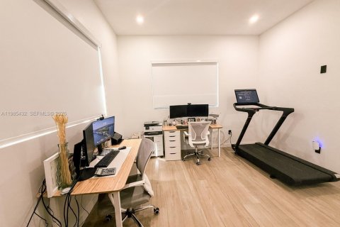 Купить виллу или дом в Саут-Майами, Флорида 4 спальни, 205.41м2, № 2049636 - фото 29