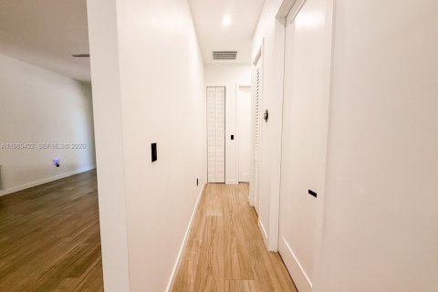 Купить виллу или дом в Саут-Майами, Флорида 4 спальни, 205.41м2, № 2049636 - фото 19