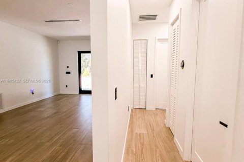 Купить виллу или дом в Саут-Майами, Флорида 4 спальни, 205.41м2, № 2049636 - фото 20