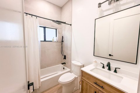 Купить виллу или дом в Саут-Майами, Флорида 4 спальни, 205.41м2, № 2049636 - фото 25