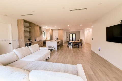 Купить виллу или дом в Саут-Майами, Флорида 4 спальни, 205.41м2, № 2049636 - фото 13