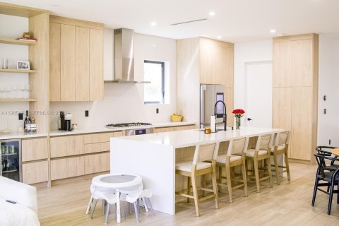 Купить виллу или дом в Саут-Майами, Флорида 4 спальни, 205.41м2, № 2049636 - фото 12