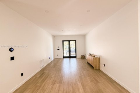 Купить виллу или дом в Саут-Майами, Флорида 4 спальни, 205.41м2, № 2049636 - фото 3