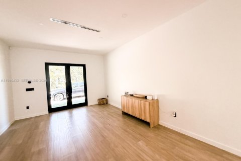 Купить виллу или дом в Саут-Майами, Флорида 4 спальни, 205.41м2, № 2049636 - фото 4