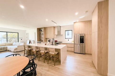 Купить виллу или дом в Саут-Майами, Флорида 4 спальни, 205.41м2, № 2049636 - фото 9