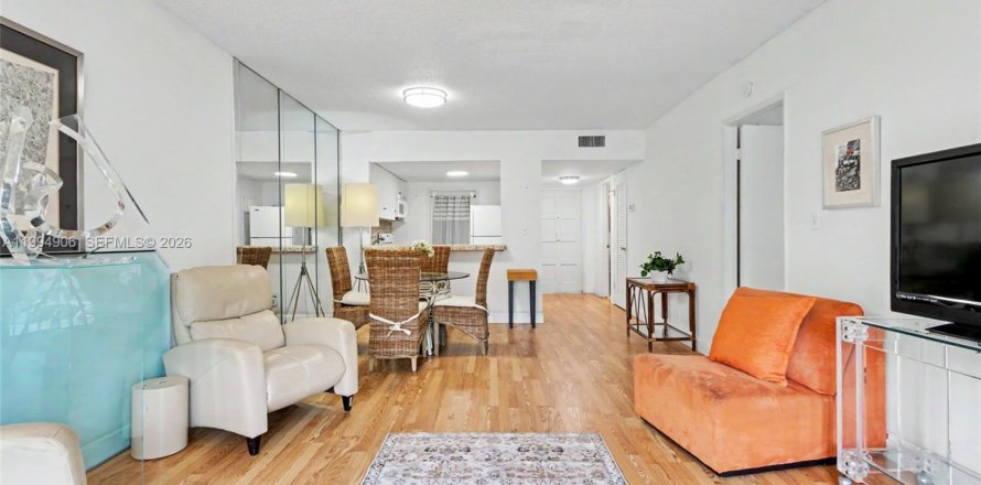 Condo in Hollywood, Florida, 1 bedroom  № 2056590