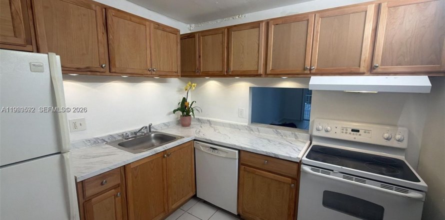 Condominio en West Palm Beach, Florida, 1 dormitorio  № 2030321