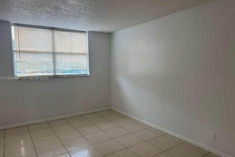 Condominio en venta en West Palm Beach, Florida, 1 dormitorio, 65.4 m2 № 2030321 - foto 6