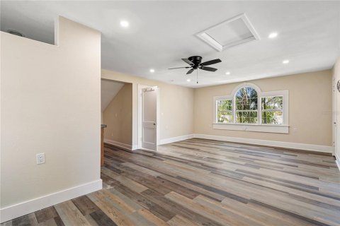 House in Saint Pete Beach, Florida 4 bedrooms, 231.14 sq.m. № 2096195 - photo 27