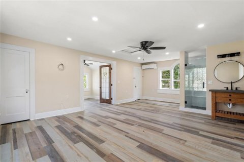 House in Saint Pete Beach, Florida 4 bedrooms, 231.14 sq.m. № 2096195 - photo 25