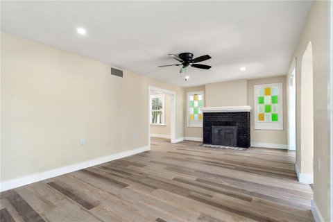 House in Saint Pete Beach, Florida 4 bedrooms, 231.14 sq.m. № 2096195 - photo 20