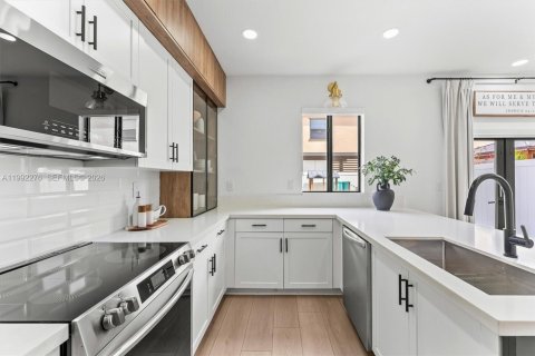 Купить таунхаус в Хайалиа, Флорида 3 спальни, 153.29м2, № 2059311 - фото 14