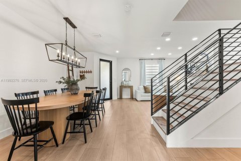 Купить таунхаус в Хайалиа, Флорида 3 спальни, 153.29м2, № 2059311 - фото 7