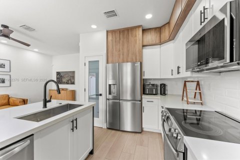 Купить таунхаус в Хайалиа, Флорида 3 спальни, 153.29м2, № 2059311 - фото 15