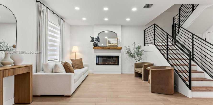 Таунхаус в Хайалиа, Флорида 3 спальни, 153.29м2 № 2059311