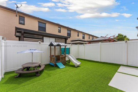 Купить таунхаус в Хайалиа, Флорида 3 спальни, 153.29м2, № 2059311 - фото 19