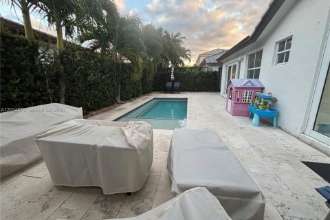 House in Miami, Florida 3 bedrooms, 195.09 sq.m. № 2182468 - photo 15