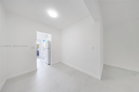 Снять в аренду квартиру в Майами-Бич, Флорида 1 спальня, 65.03м2, № 2004817 - фото 16