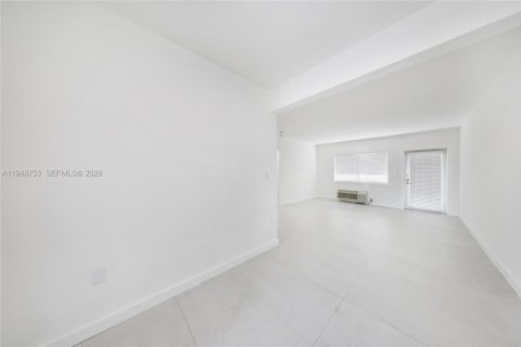 Снять в аренду квартиру в Майами-Бич, Флорида 1 спальня, 65.03м2, № 2004817 - фото 20