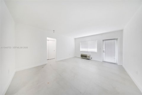 Снять в аренду квартиру в Майами-Бич, Флорида 1 спальня, 65.03м2, № 2004817 - фото 15