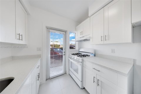 Снять в аренду квартиру в Майами-Бич, Флорида 1 спальня, 65.03м2, № 2004817 - фото 5