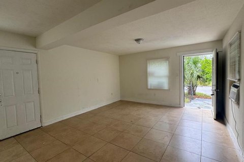 Casa en alquiler en Orlando, Florida, 3 dormitorios, 92.9 m2 № 1914755 - foto 6