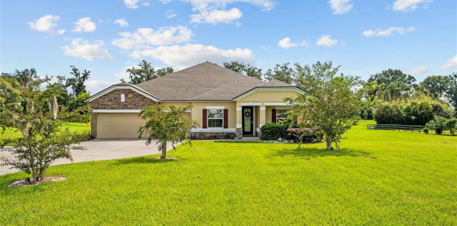 House in Newberry, Florida 4 bedrooms, 290.78 sq.m. № 2358796