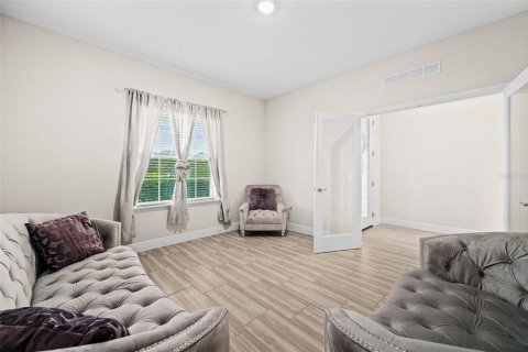 House in Newberry, Florida 4 bedrooms, 290.78 sq.m. № 2358796 - photo 8