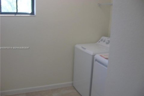 Adosado en alquiler en Miami, Florida, 3 dormitorios, 195.47 m2 № 2030911 - foto 18