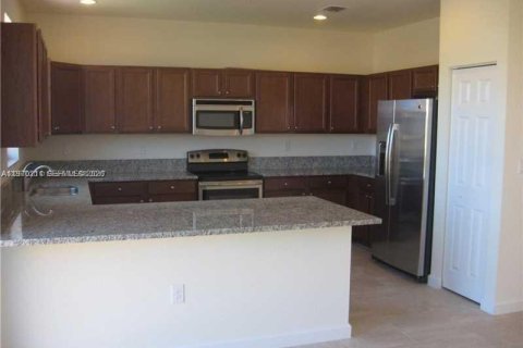 Adosado en alquiler en Miami, Florida, 3 dormitorios, 195.47 m2 № 2030911 - foto 6