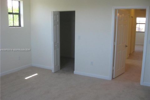 Adosado en alquiler en Miami, Florida, 3 dormitorios, 195.47 m2 № 2030911 - foto 13