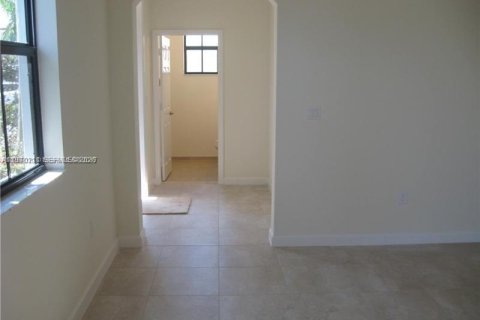 Adosado en alquiler en Miami, Florida, 3 dormitorios, 195.47 m2 № 2030911 - foto 10