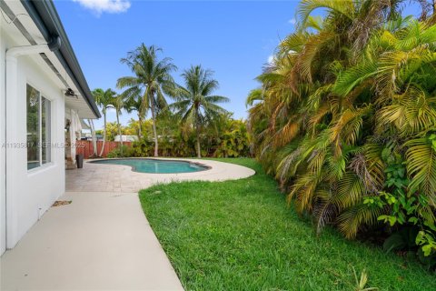 Casa en alquiler en Miami, Florida, 4 dormitorios, 166.85 m2 № 2066129 - foto 7