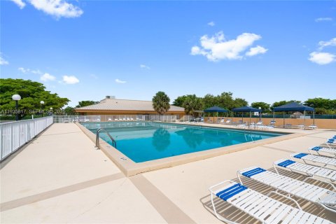 Casa en alquiler en Miami, Florida, 4 dormitorios, 166.85 m2 № 2066129 - foto 25