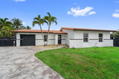 Casa en alquiler en Miami, Florida, 4 dormitorios, 166.85 m2 № 2066129 - foto 4