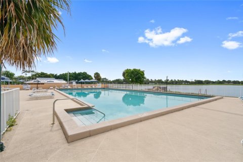 Casa en alquiler en Miami, Florida, 4 dormitorios, 166.85 m2 № 2066129 - foto 26