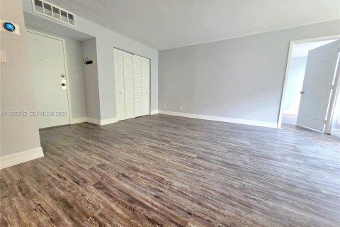 Copropriété à vendre à Sunny Isles Beach, Floride: 2 chambres, 91.79 m2 № 2028970 - photo 12