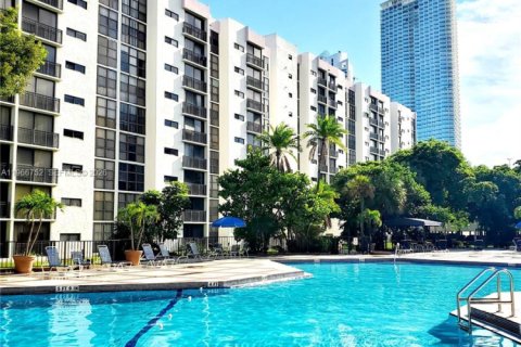 Copropriété à vendre à Sunny Isles Beach, Floride: 2 chambres, 91.79 m2 № 2028970 - photo 4