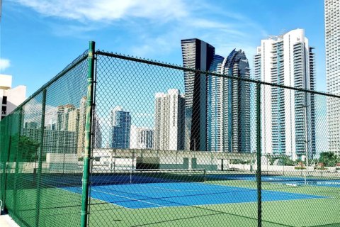 Copropriété à vendre à Sunny Isles Beach, Floride: 2 chambres, 91.79 m2 № 2028970 - photo 2