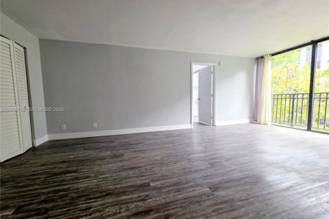 Copropriété à vendre à Sunny Isles Beach, Floride: 2 chambres, 91.79 m2 № 2028970 - photo 13