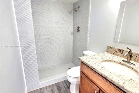 Copropriété à vendre à Sunny Isles Beach, Floride: 2 chambres, 91.79 m2 № 2028970 - photo 18