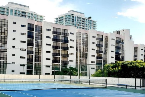 Copropriété à vendre à Sunny Isles Beach, Floride: 2 chambres, 91.79 m2 № 2028970 - photo 3