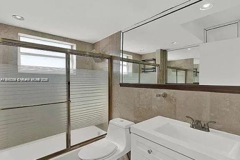 Купить кондоминиум в Норт-Бей-Виллидж, Флорида 1 спальня, 60.67м2, № 1962613 - фото 7