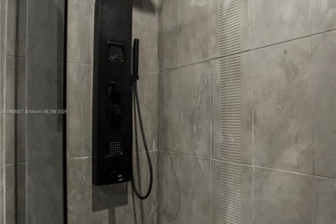Copropriété à vendre à Miami, Floride: 1 chambre, 92.81 m2 № 1964285 - photo 24