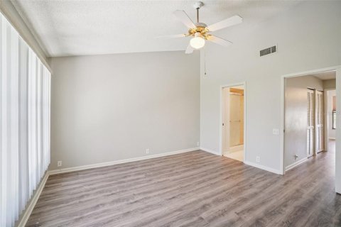 Townhouse in Brandon, Florida 2 bedrooms, 116.31 sq.m. № 2221839 - photo 23