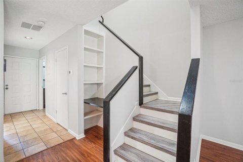 Townhouse in Brandon, Florida 2 bedrooms, 116.31 sq.m. № 2221839 - photo 7